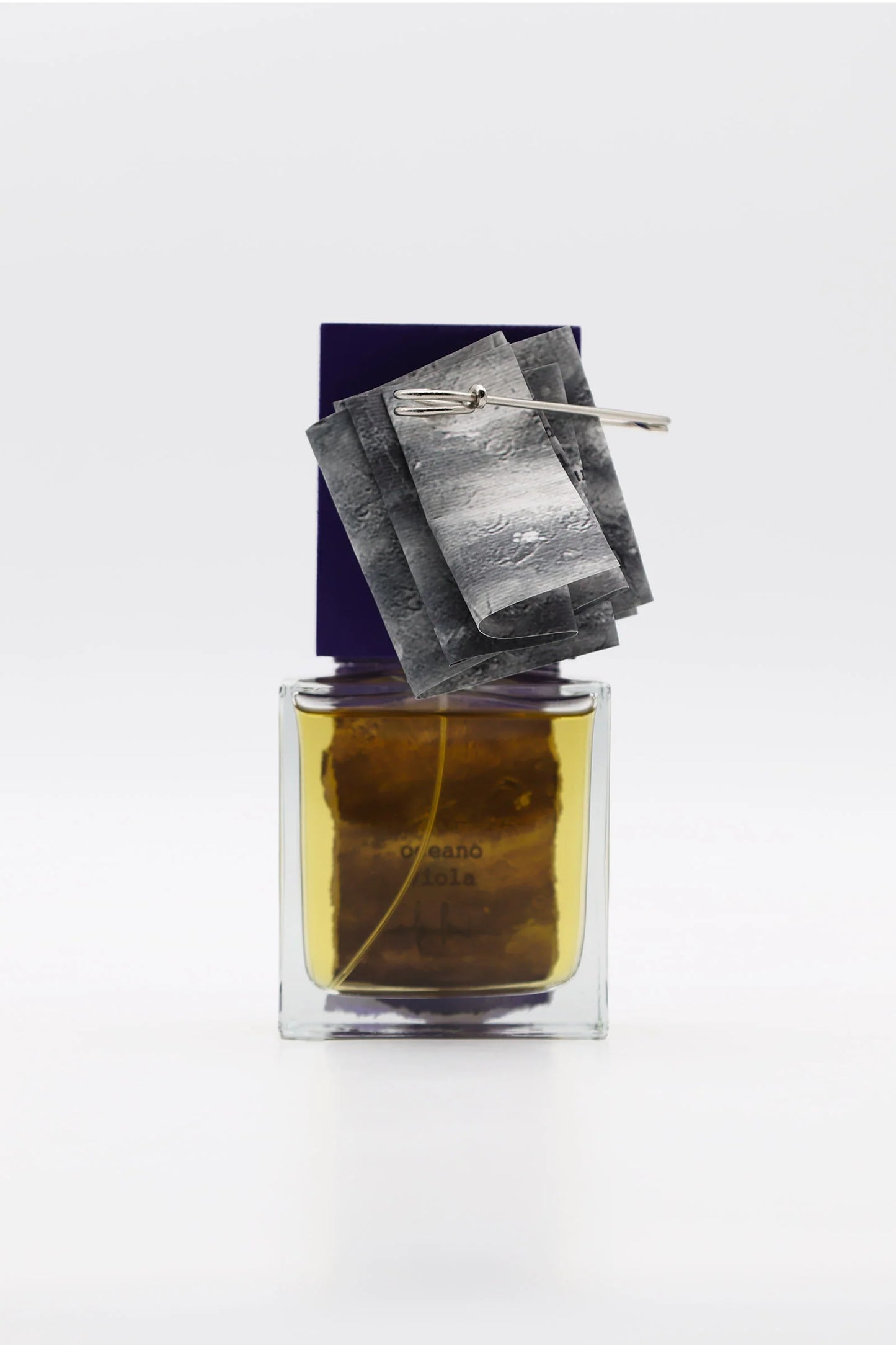 Unum Oceano viola by Filippo Sorcinelli